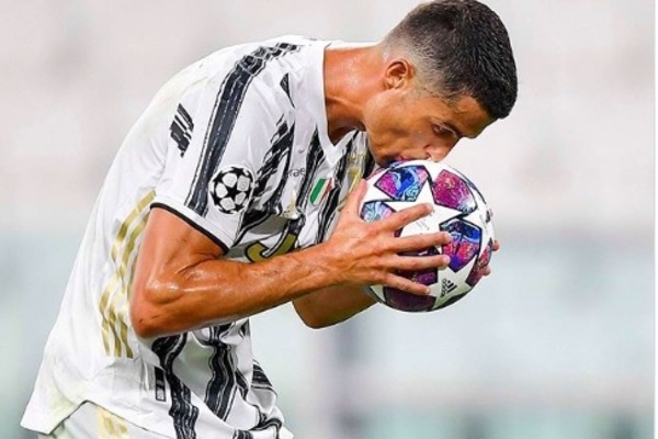 Ronaldo quyết định tương lai, Juventus trấn an CĐV