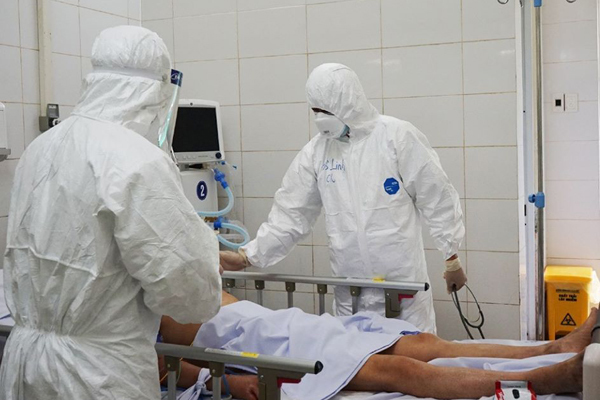 Vì sao Việt Nam có nhiều ca Covid-19 tử vong giai đoạn mới?