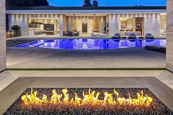Choáng ngợp với căn biệt thự xa hoa 36,5 triệu USD của Kylie Jenner