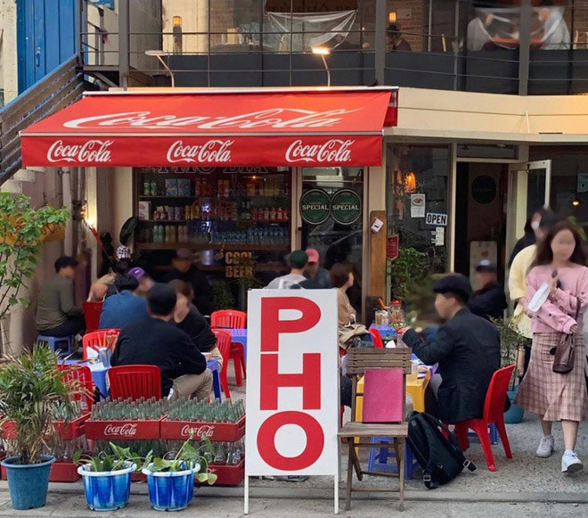 Quán vỉa hè Việt Nam 'mọc' lên giữa Seoul: Ghế nhựa, phở gà, cafe sữa đá Quan-via-he-vn-o-han-2
