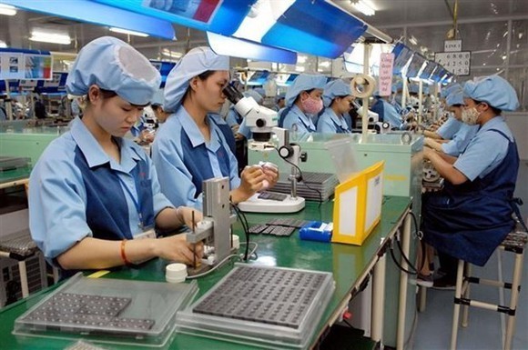 Daring proposal: pumping US$2.5-5 billion to save Vietnamese businesses