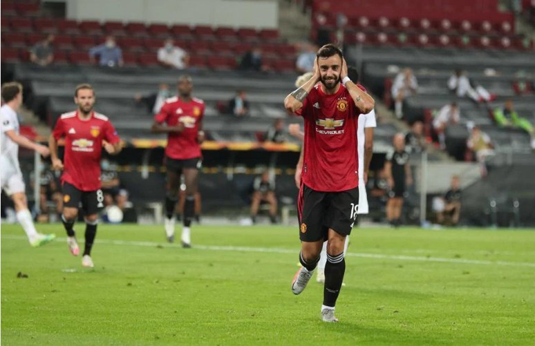 Bruno Fernandes đưa MU vào bán kết sau 120 phút