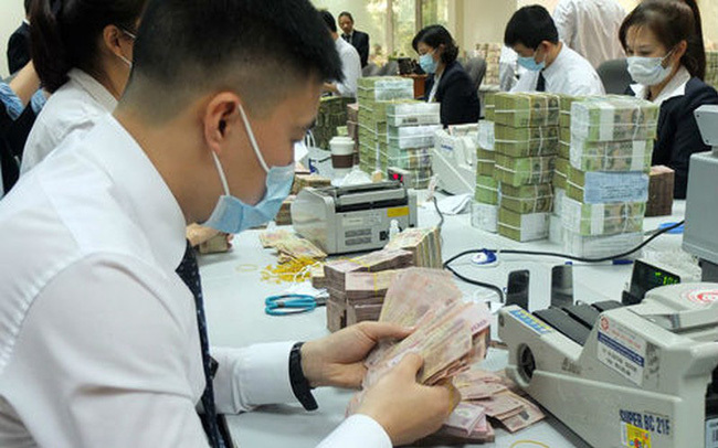 Lương thưởng ngân hàng thời Covid, nơi giảm chục triệu, chỗ tăng vọt