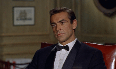 Diễn viên 90 tuổi được chọn là điệp viên 007 xuất sắc nhất màn ảnh