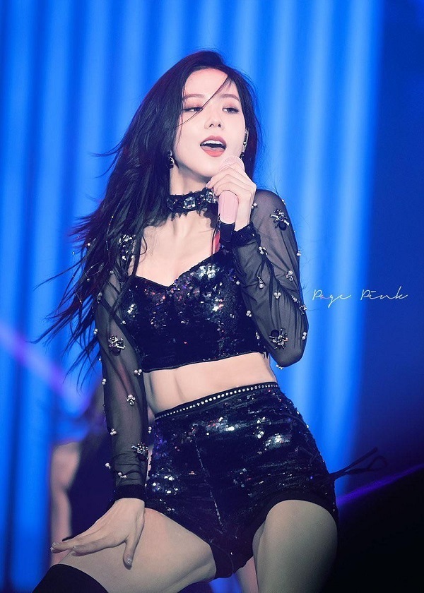 Cơ bụng số 11 hoàn hảo của Jisoo nhóm Blackpink
