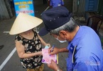 Ngày đầu đi chợ bằng thẻ ở Đà Nẵng, nhiều người phải xách giỏ quay về