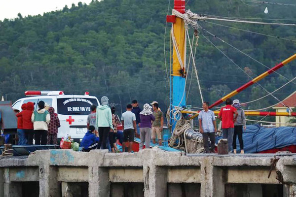 Một ngư dân Nghệ An tử vong khi đánh bắt cá trên biển