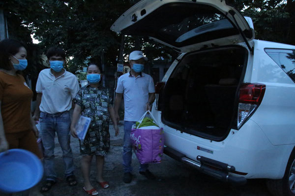 Taxi drivers in Da Nang offer free rides to pregnant women