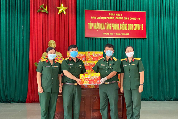 72.000 sản phẩm Trà Thanh Nhiệt Dr Thanh tiếp tục đến với đồng bào, chiến sĩ