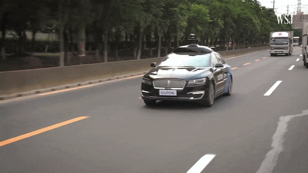 China `` flash of opportunity ''  toppled America in the self-driving car race