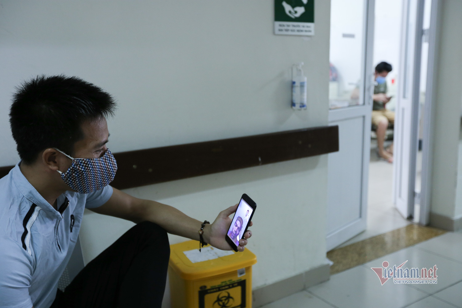 Ảnh ngày hết cách ly của 183 người về từ Guinea Xích Đạo