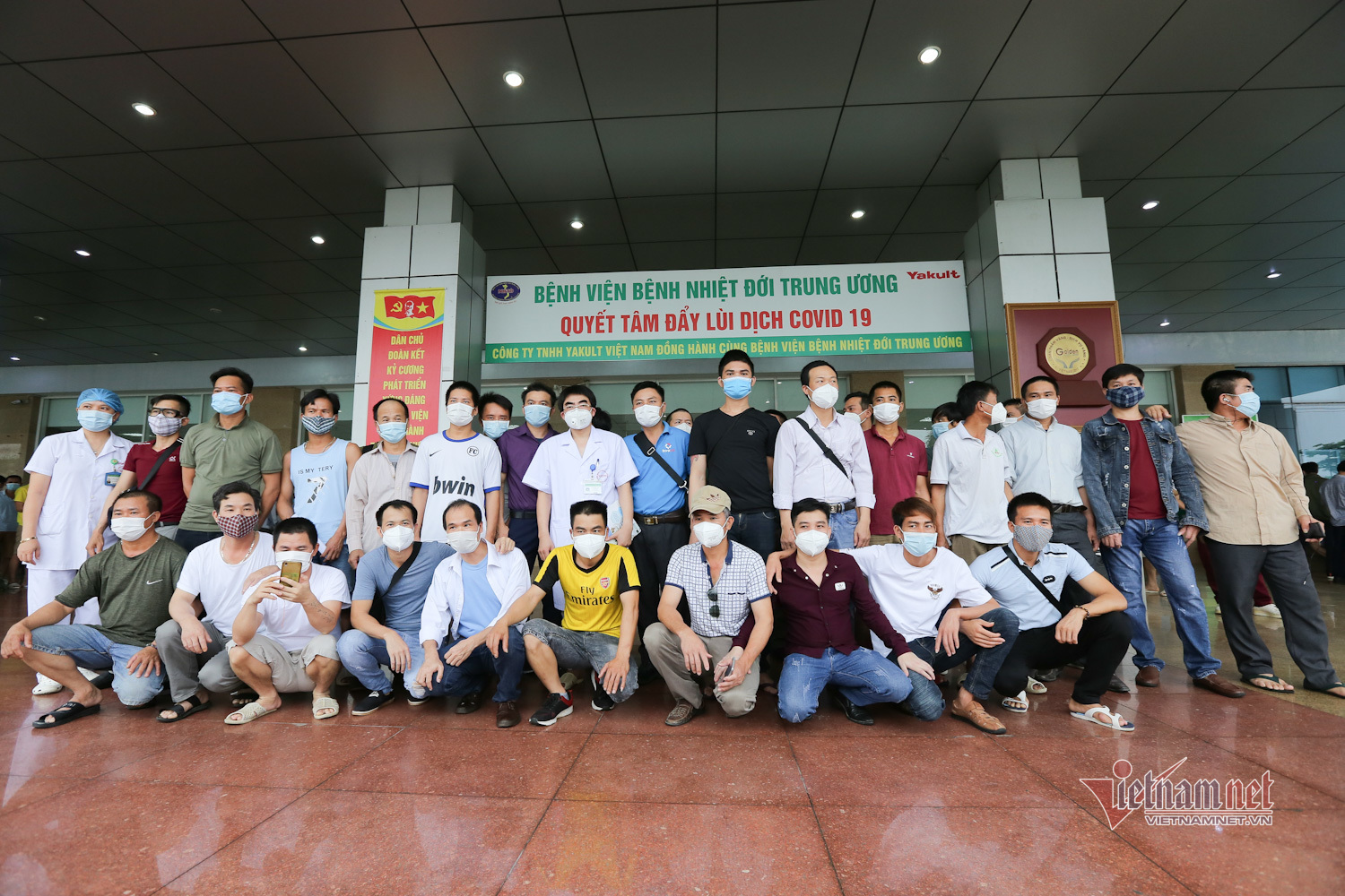 Ảnh ngày hết cách ly của 183 người về từ Guinea Xích Đạo