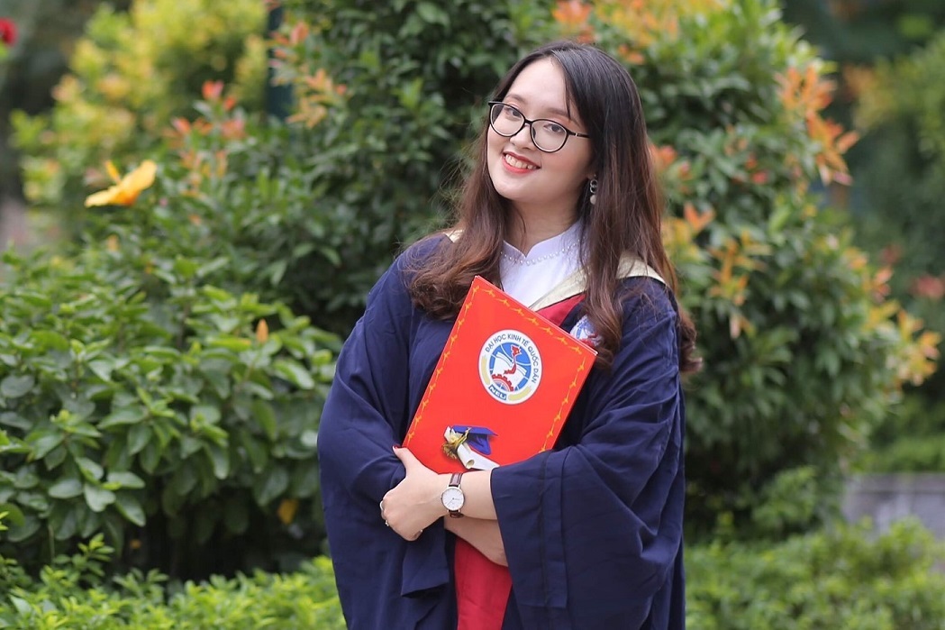 Bước ngoặt bất ngờ của nữ sinh thủ khoa trường Kinh tế