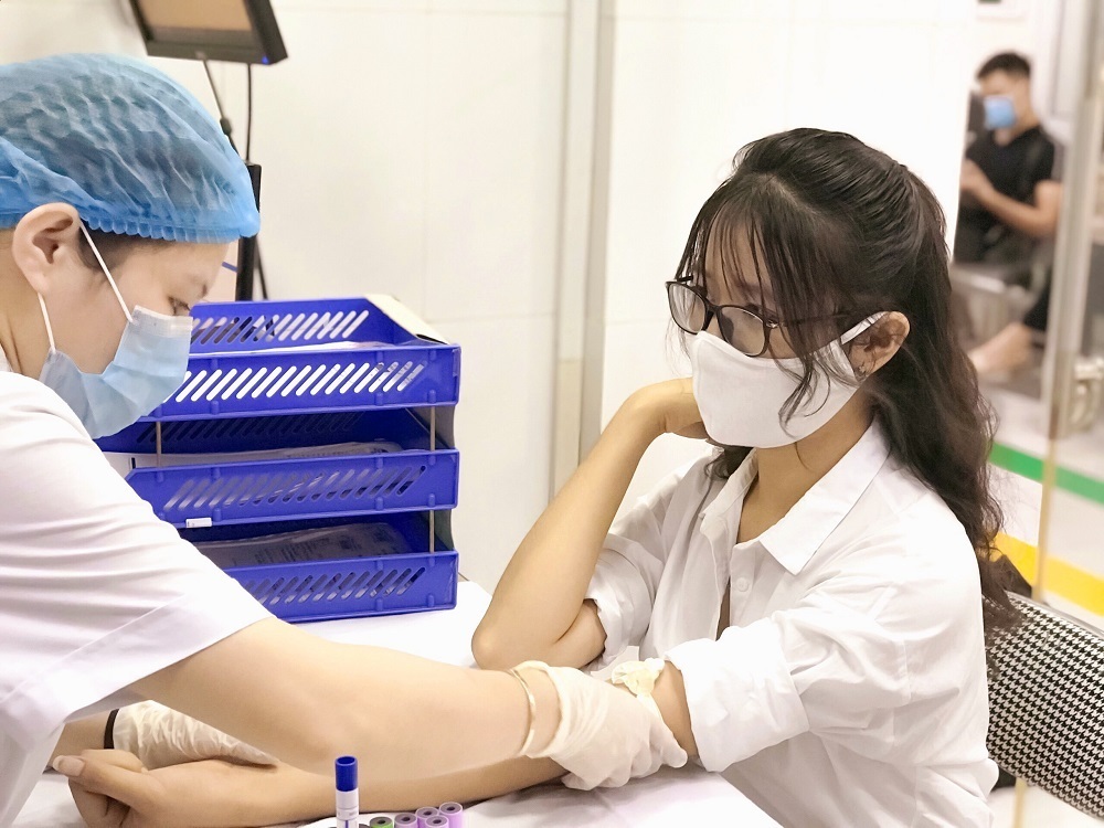 Expatriate in Vietnam donates plasma for COVID-19 treatment