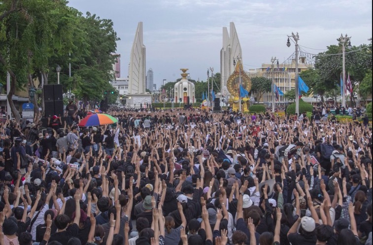 Biểu tình lớn chưa từng có tại Bangkok kể từ đảo chính 2014