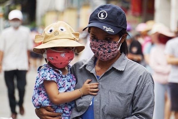 Con gái 2 tháng tuổi cùng ba mẹ vợ Phó Chủ tịch phường ở Đà Nẵng mắc Covid-19