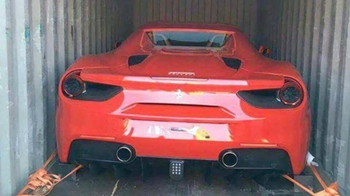 Siêu xe Ferrari bỏ quên tại cảng Hải Phòng, đấu giá khởi điểm 1,3 tỷ đồng