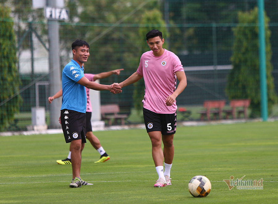 Đoàn Văn Hậu có thể không được đá Cúp QG cùng Hà Nội FC