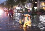 Hanoi: Many streets flood after heavy downpour