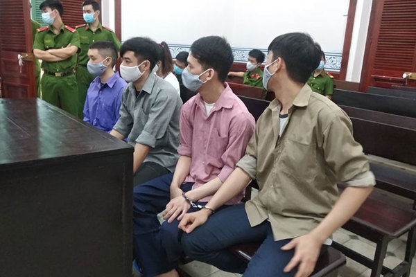 Băng nhóm người Trung Quốc cho vay nặng lãi qua app hầu tòa