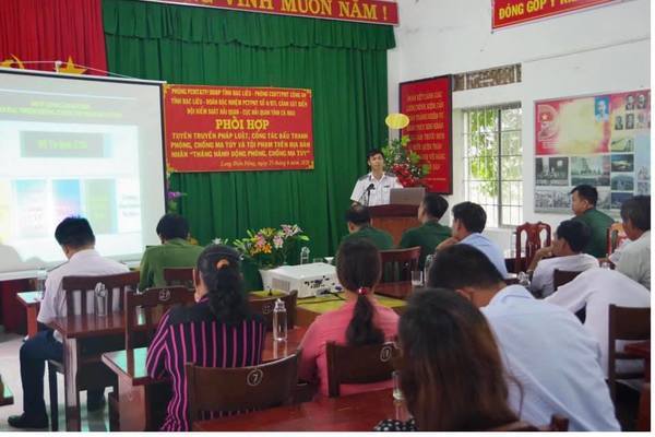 CSB tuyên truyền về Luật Biển, Luật Cảnh sát biển tại xã Long Điền Đông