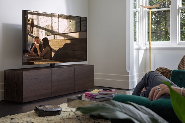TV OLED Samsung chất lượng 8K kết hợp màn hình tràn viền