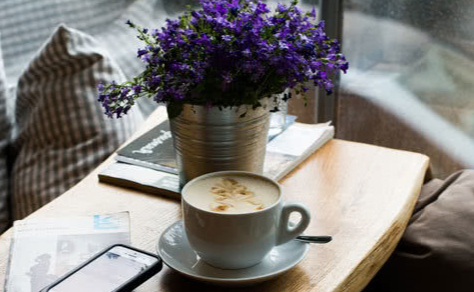 Nữ trưởng phòng hoảng loạn sau vụ ngoại tình với đồng nghiệp