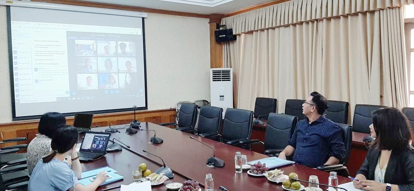 Bảo vệ đề cương thạc sĩ online và chuyện học viên 'bật khóc'