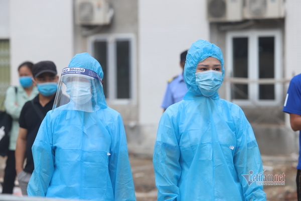 Hai người trong một gia đình ở Hà Nội mắc Covid-19, 1 ca là sinh viên Đại học FPT