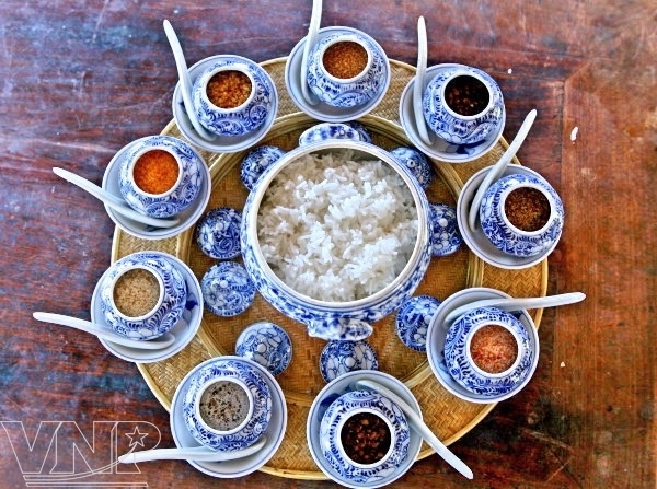 Rice with salt: A delicacy of Hue imperial city