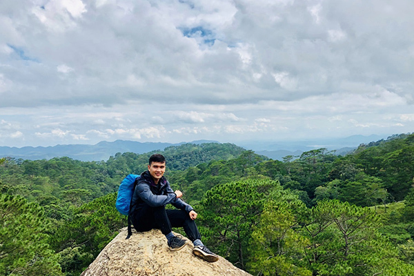 Thầy giáo trẻ vượt qua nỗi sợ, trekking những cung đường khó