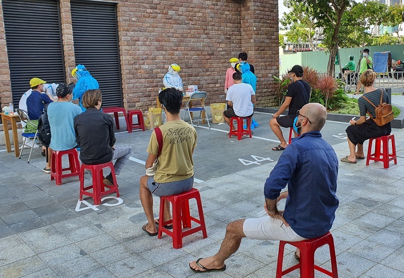 Đà Nẵng lấy mẫu xét nghiệm nCoV hơn 2.000 người nước ngoài