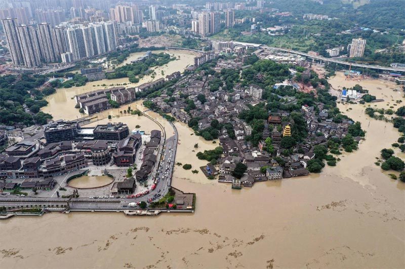 Nước cuồn cuộn đổ về đập Tam Hiệp, Trung Quốc oằn mình chống lũ