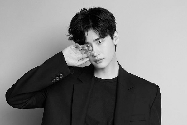 Mỹ nam Lee Jong Suk chi gần trăm tỷ mua biệt thự mới