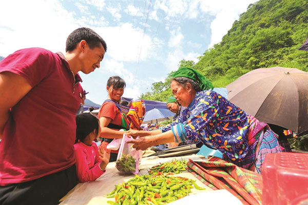 The enticing sights and sounds of a mountainous market