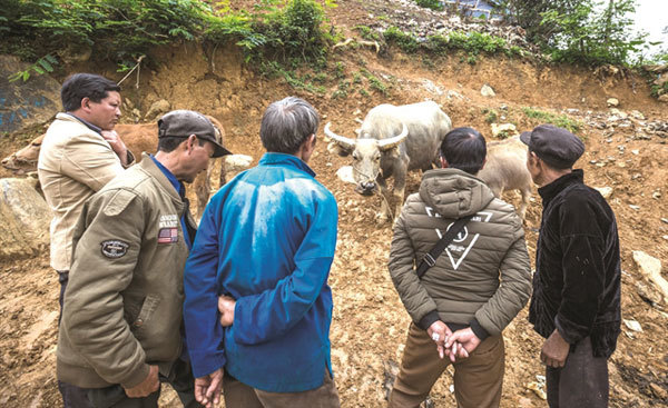 The enticing sights and sounds of a mountainous market