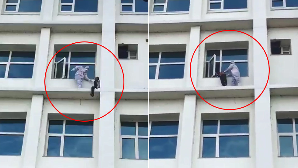 Video bác sĩ Ấn Độ ngăn bệnh nhân nhiễm Covid-19 nhảy lầu
