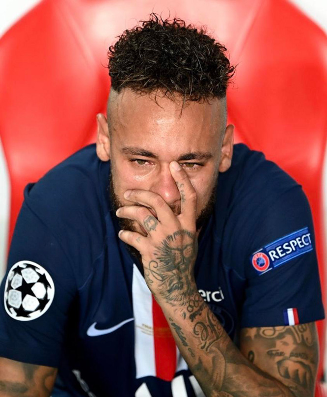 Neymar khóc nức nở, bị fan chế giễu trên mạng