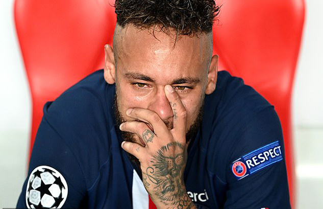 Neymar khóc nức nở, bị fan chế giễu trên mạng