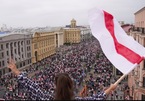Hàng trăm nghìn người biểu tình kéo đến dinh Tổng thống Belarus