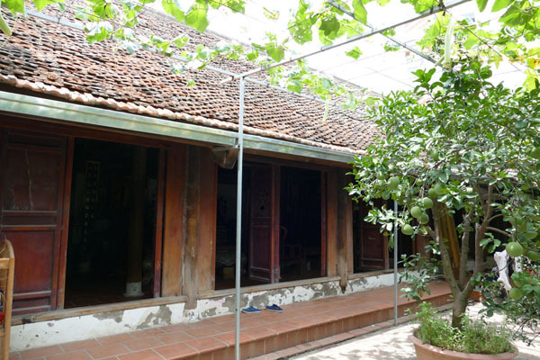 Hanoi: The 300-year-old house built in one night