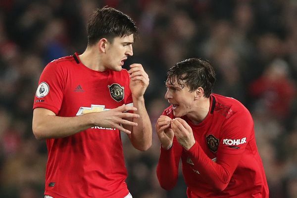 Trung vệ Lindelof của MU ra tay bắt cướp giữa đường