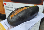 Enjoy the unique black banh mi of Quang Ninh