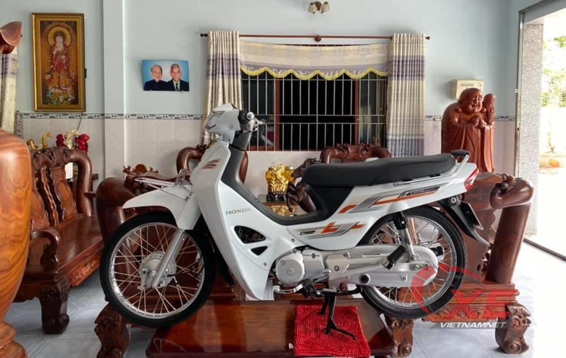 Dân chơi Long An sắm Honda Dream 125 chỉ trưng trong nhà giá 280 triệu