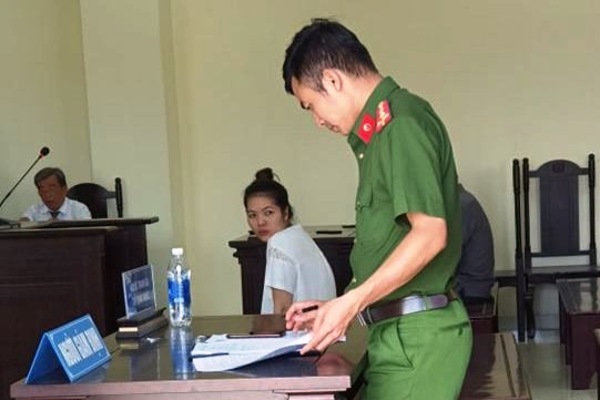Nữ giám đốc giết người tình trẻ lĩnh 20 năm tù