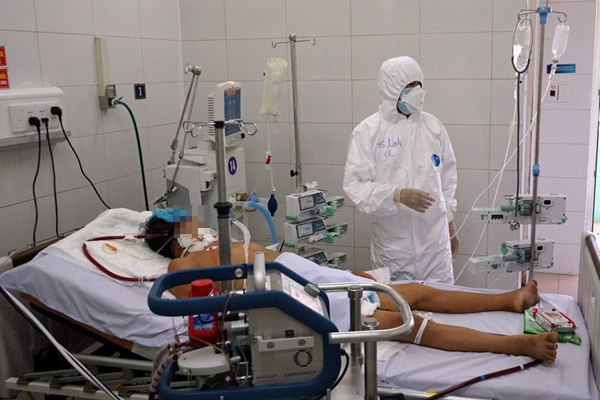 Bệnh nhân 416 đông đặc phổi, có thể phải ghép phổi