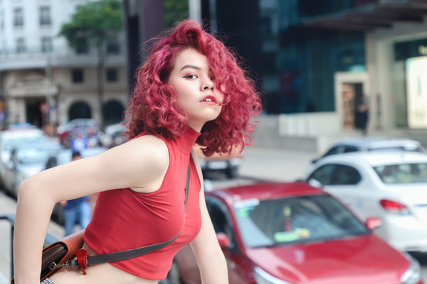 Các kiểu tóc xoăn ấn tượng Thu Đông 2020