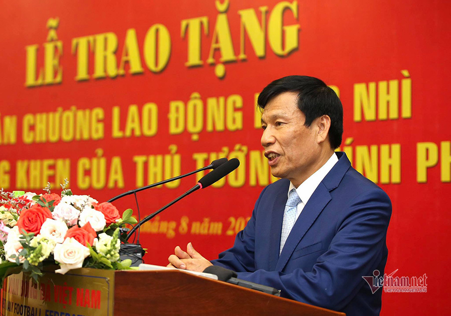 HLV Park Hang Seo nhận Huân chương Lao động hạng Nhì