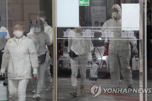 Quốc hội Hàn tạm dừng hoạt động vì ca Covid-19 trong trụ sở