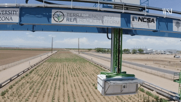 Cận cảnh robot nông nghiệp 30 tấn 'khủng' nhất thế giới